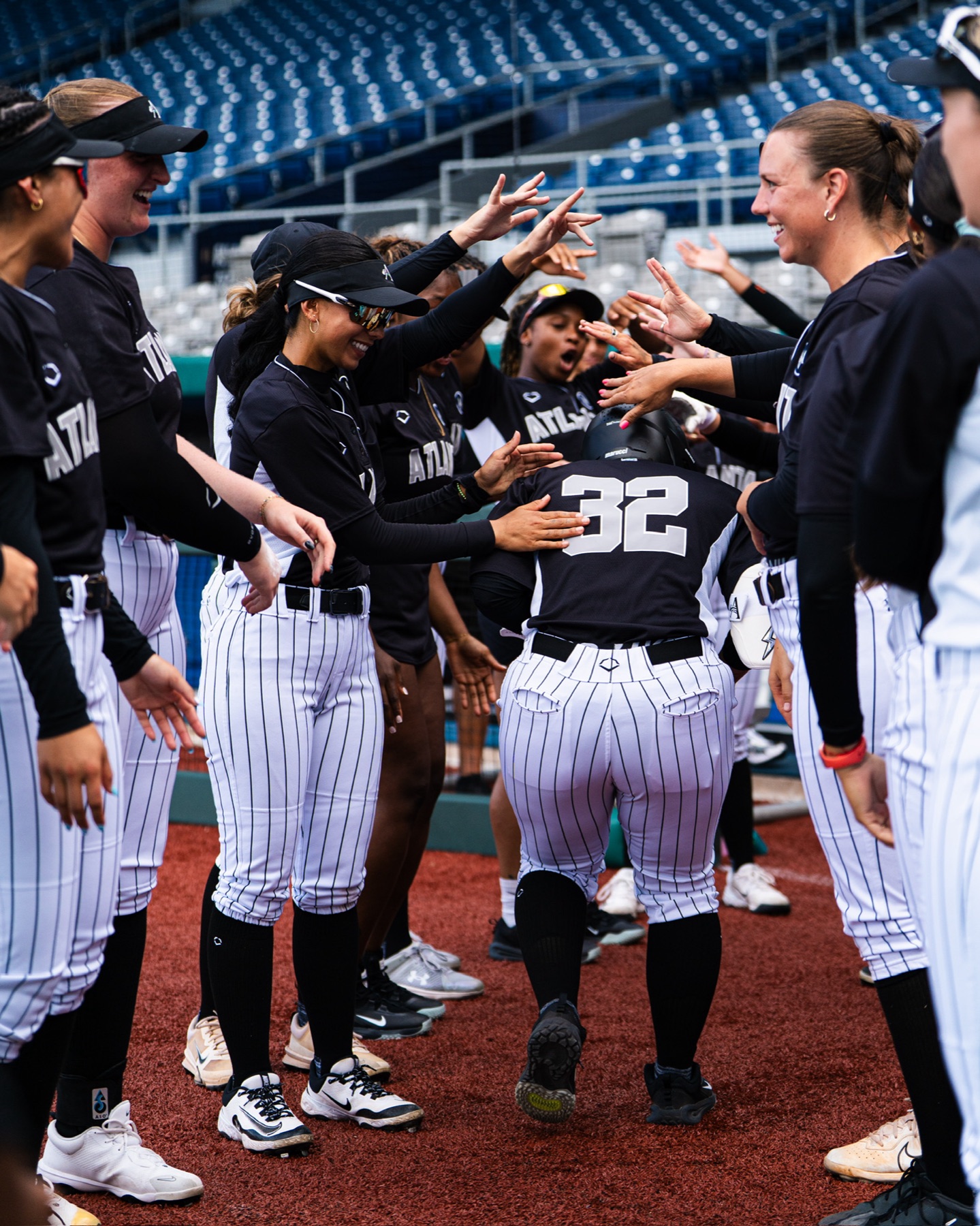 Atlanta Smoke players line up to high-five a teammate